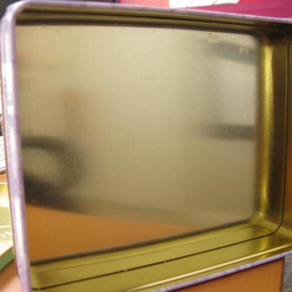 EMPTY Purdy's Chocolate Easter Tin Box holds 20 pcs - Picture 3 of 3